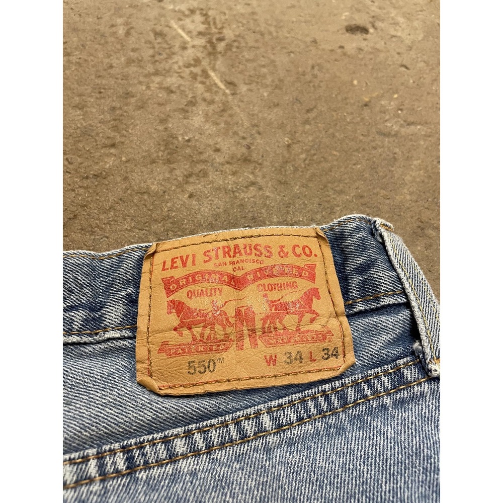 Levis 550 Jeans Mens 34x34 Light Wash Blue Relaxed Tapered Zip Fly Distressed - Picture 13 of 16